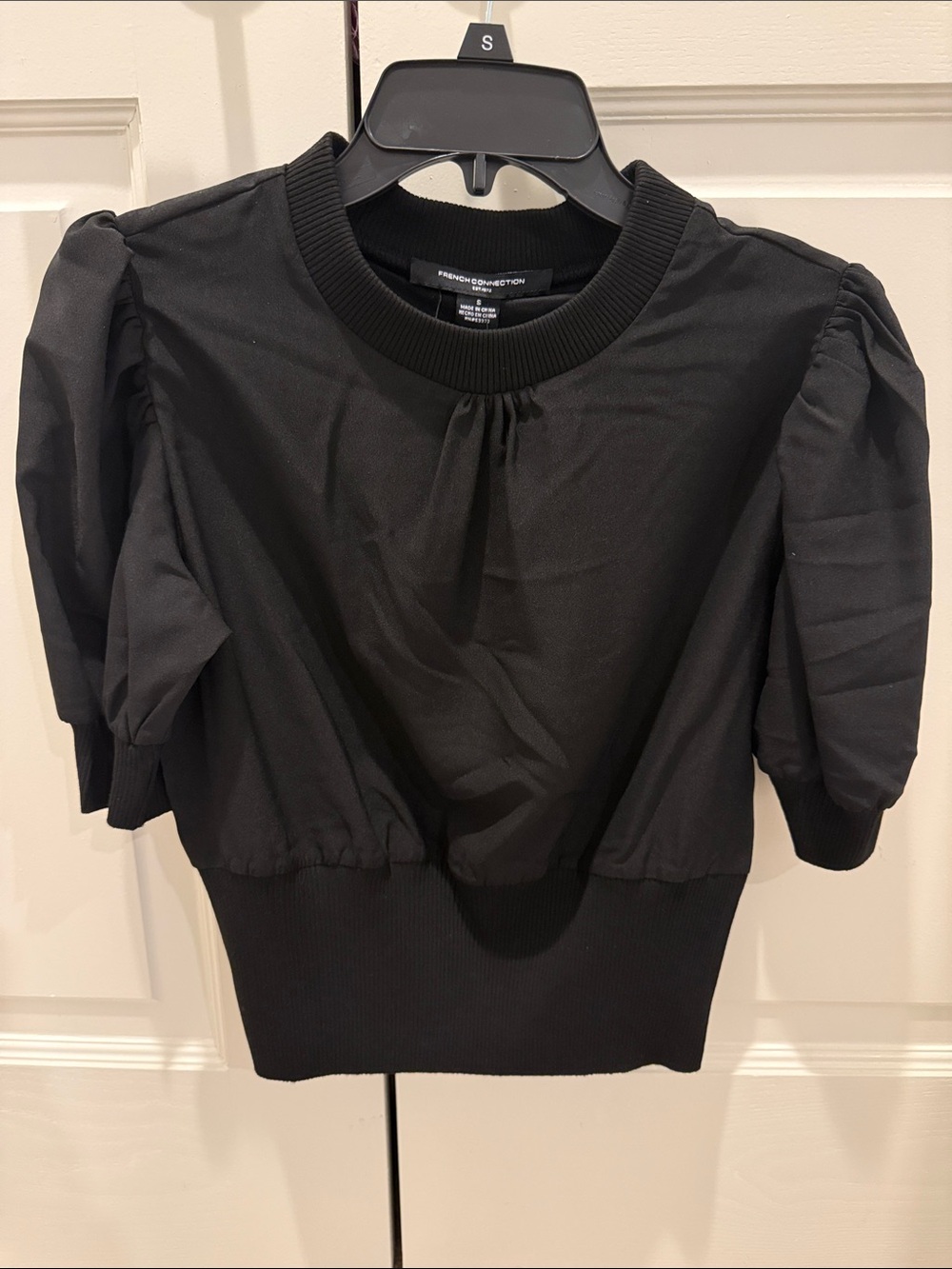 NWT French Connection Black Puff-Sleeve Short-Sleeve Knit Top SZ: S